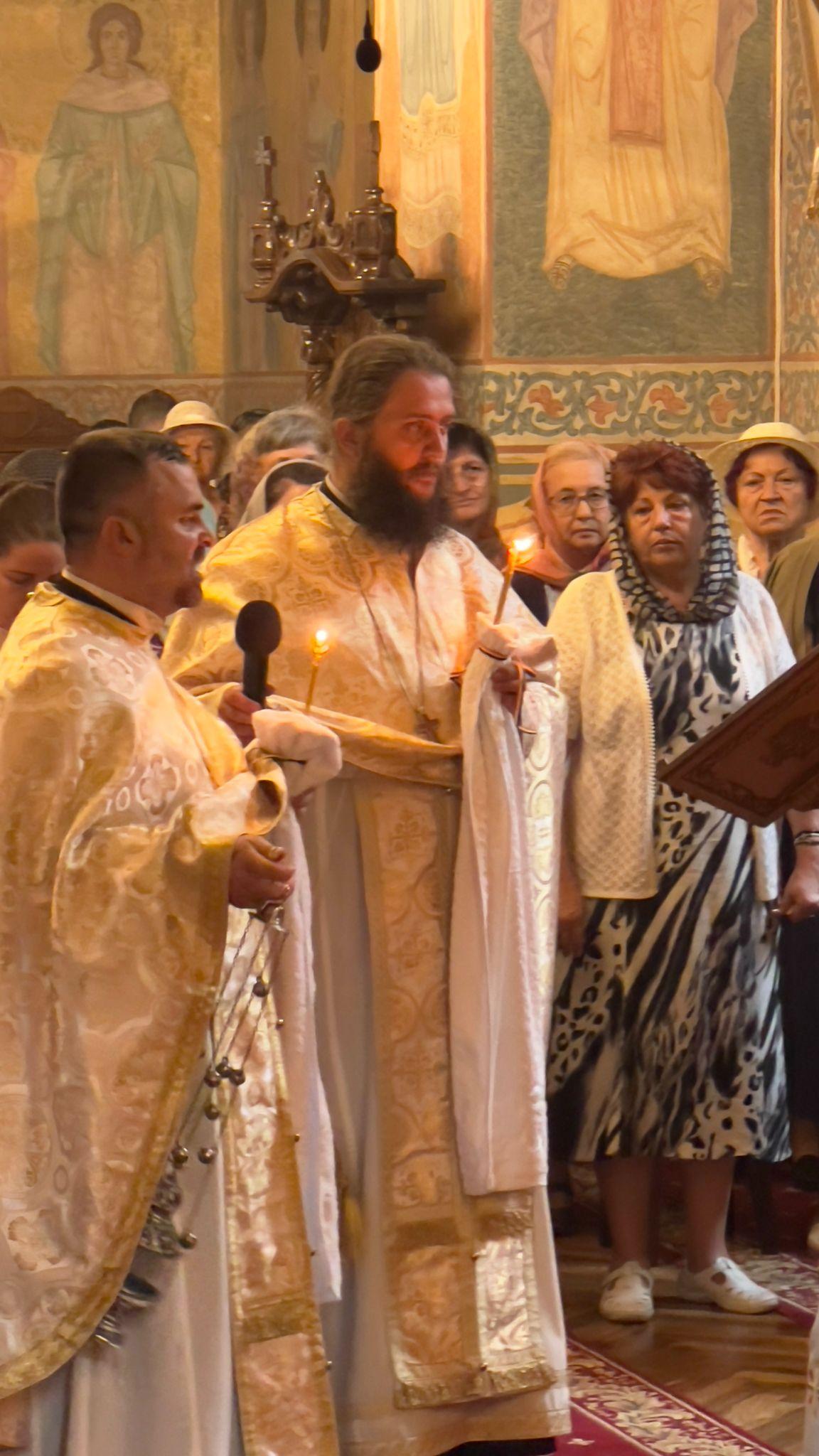 Ziua Eroilor la biserica "Ziua Crucii"